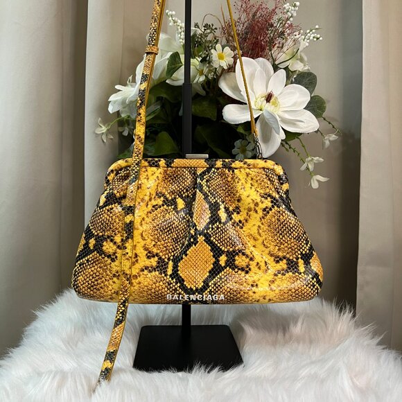 Balenciaga Python Effect Cloud Clutch With Extendable Strap - Picture 11 of 11